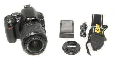 Nikon D3000 body mit AF-S Nikkor DX 3.5-5.6/18-55 G VR   2322/66 - Bild 1 von 4