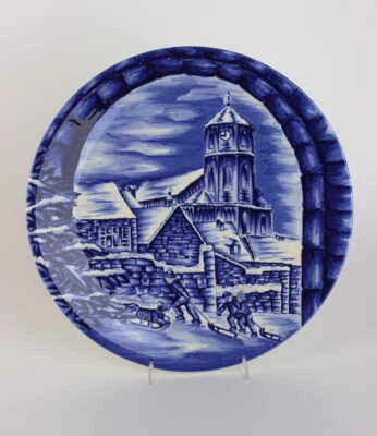 Villeroy & Boch Christmas Plate Tobogganing Children - Image 1 of 2