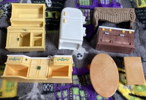 Epoch Calico Critters Sylvanian Furniture Kitchen Lot Refrigerator Stove Cabinet - Picture 1 of 6