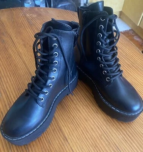 Womens H&M DIVIDED Lace Up/Zipper Chunky Heel Platform Military Boots- 36 (Au 5) - Picture 1 of 11