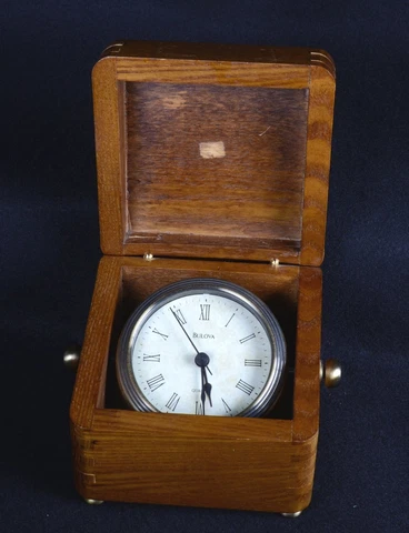 BULOVA Roman Numeral Presentation Clock B7980 A0 S1913 in WOOD Box Lid 4"H x 5"W Cover
