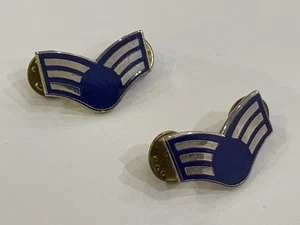 Menge 2 Original USAF - SENIOR AIRMAN E4 - KLEID KRAGEN RANG PINS EX Zustand. - Bild 1 von 3