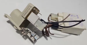 MIELE T8433C condenser dryer relay switch & suppressor -KM-1 - Picture 1 of 6