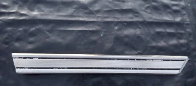 1965 Mercury Comet Caliente Со стороны пассажира Правая сторона Нижняя Нержавеющая Отделка Qtr.Молдинг - Изображение 1 из 4