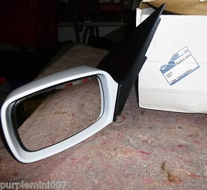 Genuine Ford Mondeo 1997 nearside electric mirror. - Picture 1 of 1