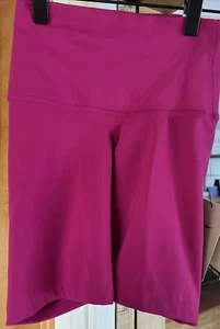 Nike Womens Yoga Purple Hi Rise Tight Fit Compression 7 in length Shorts XS NWT - Picture 1 of 7