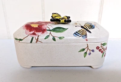 YANKEE CANDLE Butterfly Tea Light Holder Ceramic Box w/Lid Holds 3 Candles - Image 1 of 4