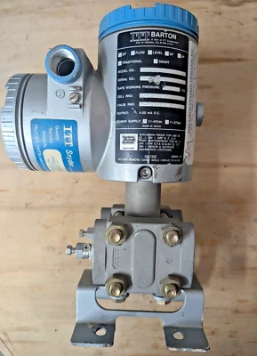 Transmisor de presión diferencial ITT Barton Synder FHCG-1018T 0-520 / 0-355,6 Foto 1 de 4