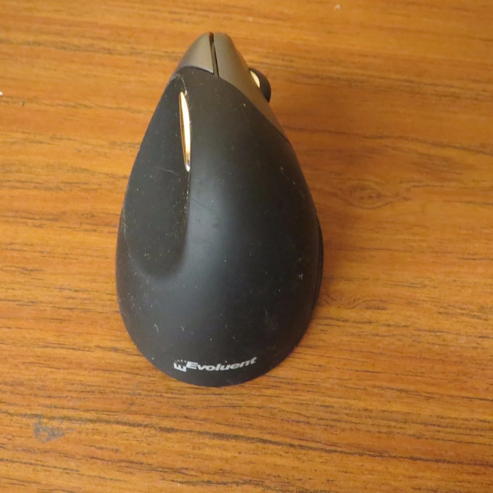 + Evoluent Wireless Vertical Mouse (no reciever & battery lid) - Image 1 of 1