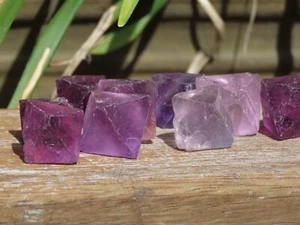 2 piezas de cristal octaedros oscuro y claro fluorita cruda franqueo rastreado - Imagen 1 de 12