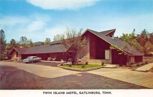 On Little Pigeon River TN Twin Island Motel Postcard - Picture 1 of 2