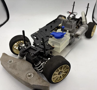 For parts Tamiya TG10 chassis with engine and servomotors - Image 1 of 4