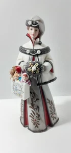 AVON President's Club Annual Mrs. Albee Award 1999 - 2000 10" Porcelain Figurine - Foto 1 di 5