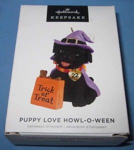 a 2022 Hallmark Halloween Ornament ~ Neu in einer groben Box ~ Puppy Love Howl-O-Ween - Bild 1 von 3