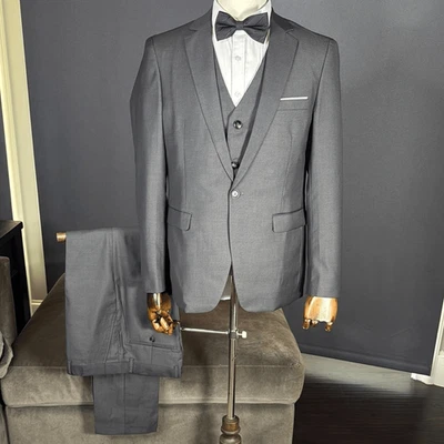 Hombre Gris Oscuro 3 Piezas Boda Formal Traje Muescas Solapa 36 Chaqueta 32 Pantalones NUEVO Foto 1 de 4