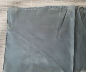 GUC Vintage Mens Silver-Gray Hand Rolled Pocket Square Handkerchief Scarf - Picture 1 of 4