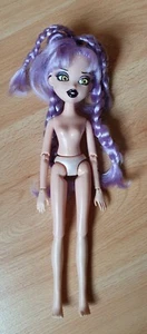 Bratzilla Yasmina Clairvoya Haus der Hexen Puppe - Bratz lila Haar  - Bild 1 von 8
