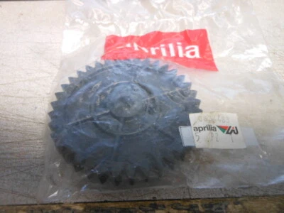 NOS Aprilia Rotax Oil Pump Gear RSV1000 SL1000 ETV1000 RST1000 AP0634483 - Image 1 of 3