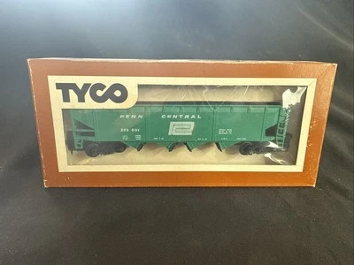 Vintage 1970s HO Scale Roco Penn Central 258601 Hopper Car w/ Box - Image 1 of 4