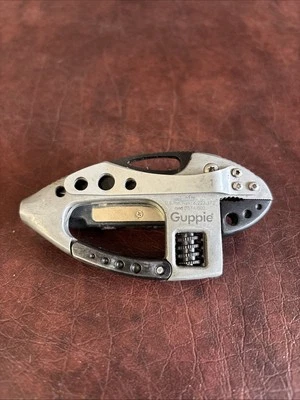 CRKT нож/мульти инструмент Guppie серый/черный с 8 инструментов и светодиодный фонарик и зажим для ремня - Изображение 1 из 4