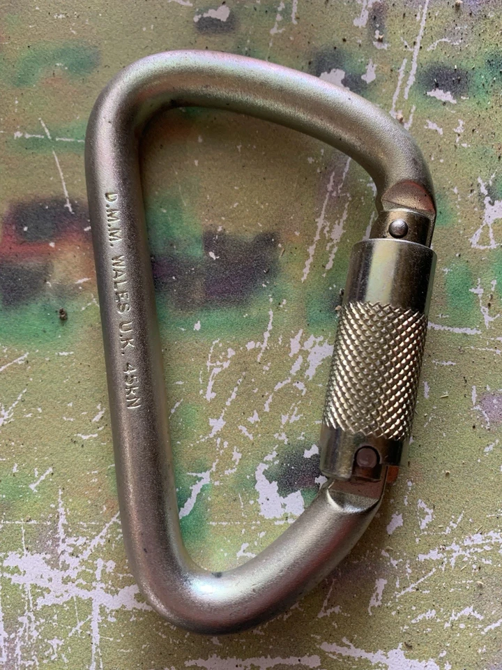 DMM Self Locking Caribiner Zinc Coated Steel 45kN - Image 1 of 3