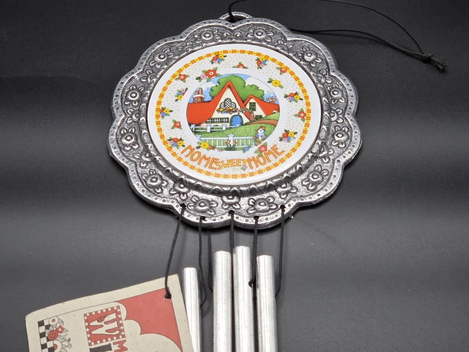 Новый винтажный фермерский домик Mary Engelbreit Wind Chime Home Sweet Home от Carson 1996 г. - Изображение 1 из 4