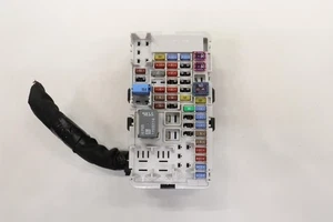 2020 - 2021 CADILLAC XT4 FUSE JUNCTION RELAY BOX BLOCK MODULE OEM 35048787 - Picture 1 of 11
