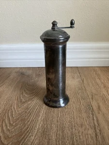 VINTAGE ACCAIAIO GARANTITO SILVER PLATED PEPPER MILL - MADE IN ITALY 6.5” - Picture 1 of 6