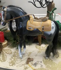 Bratz Puppen schwarzes Pferd Sattel Föhn Hufeisen Clip - Bild 1 von 7