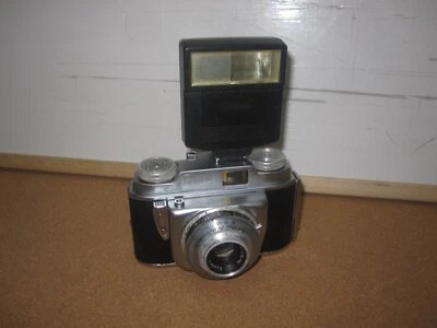 Beirette Junior II Vintage Compact 35mm Scale Focus Film Camera - Image 1 of 4