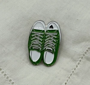 Cute Lite Green Tennis Shoes W A Heart On The Toe Brooch Pin Lapel Pin - Picture 1 of 4