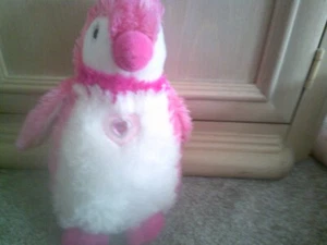 Pingüino de peluche The Petting Zoo - Imagen 1 de 3