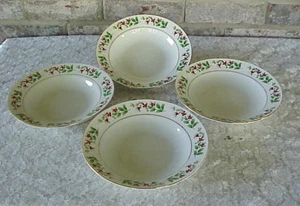 Vintage Gibson Christmas Charm Bowls (4) Soup Cereal Holly Berry Band Gold Trim - Picture 1 of 7