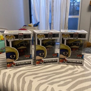 ¡Paquete de 3 Funko Pop! Marvel 80 Years Captain Marvel Mar-vell 526 NYCC 2019 como nuevo - Imagen 1 de 4
