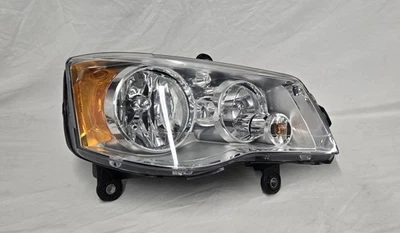 2008-16 Chrysler Town & Country Front RH Right Passenger Halogen Headlight Assy. Foto 1 de 4