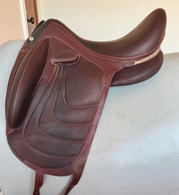 Sillín de doma 17,5" Devoucoux Makila Harmonie S - 2022 - Full Buffalo - ¡RARO! Foto 1 de 4