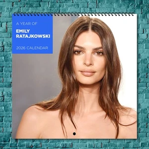 Calendario de pared Emily Ratajkowski 2026 calendario de fotos de celebridades de 12 meses - Imagen 1 de 4
