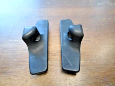 Lotus Elan 1991 - Par de perillas de liberación de puerta (sin tornillos) Foto 1 de 4