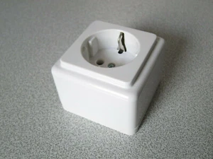 KOPP Steckdose 1-fach Einfach AP STANDARD arktis-weiss Aufputz Schutzkontakt - Bild 1 von 1