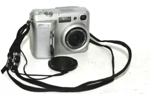 Nikon Coolpix 880 Digital Camera- For PARTS/REPAIR- SOLD AS IS - Picture 1 of 8