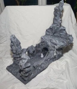 Wargaming/Miniatur Gelände - Große Höhle (Miniatur nicht enthalten) - Bild 1 von 14
