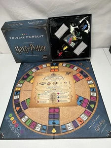 World of Harry Potter Trivial Pursuit: Ultimate Edition Gioco da Tavolo, Ottime Condizioni - Foto 1 di 9