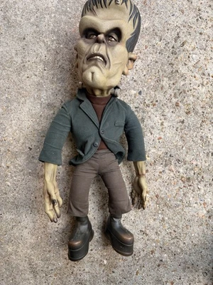 Boneco de ação colecionável Sideshow Universal Studios Frankenstein Pozer - Imagem 1 de 4