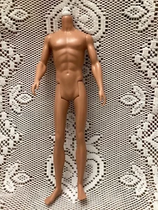 Ken Holiday 2025 Model Muse Body NUR Hispanic Neu aus Verpackung JGK56 - Bild 1 von 11