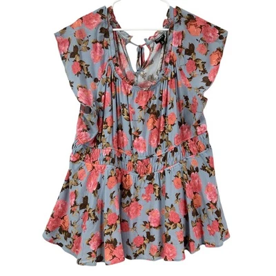 Top para mujer TORRID talla grande floral manga acampanada peplum calado 3 Foto 1 de 4
