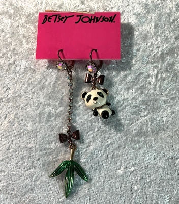 Pendientes Betsy Johnson Desajuste Panda y Bambú en Único Color Cobre Metal Foto 1 de 2