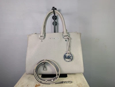 Bolso Bandolera Michael Kors Sutton Pequeño Gris Pálido Cuero Saffiano Correa Uso Foto 1 de 4