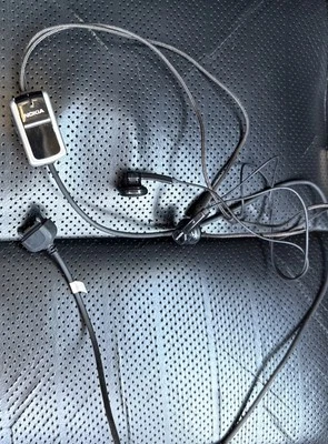 Vintage Nokia HS-23 In Ear Stereo Headset Hands-Free Silver Black AS-IS - Image 1 of 3