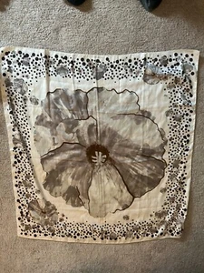 Collezione 18 Sciarpa Quadrata Diciotto Bianca Nera Floreale 35" - Foto 1 di 5