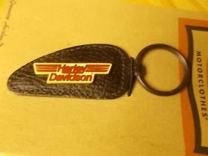 HARLEY DAVIDSON NEW OLD STOCK RARE STYLE GAS TANK KEY CHAIN MINT ON CARD - Picture 1 of 4
